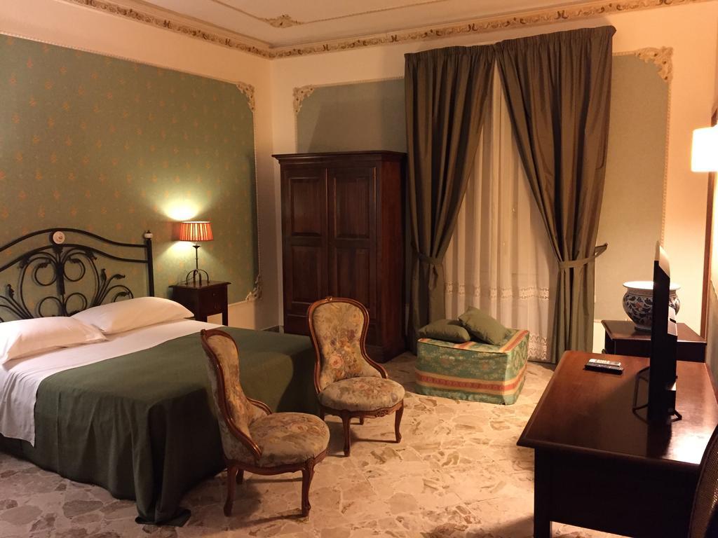 Neathon Rooms Noto Exterior photo