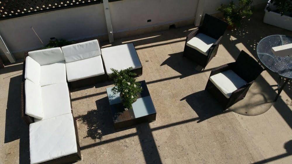 Neathon Rooms Noto Exterior photo