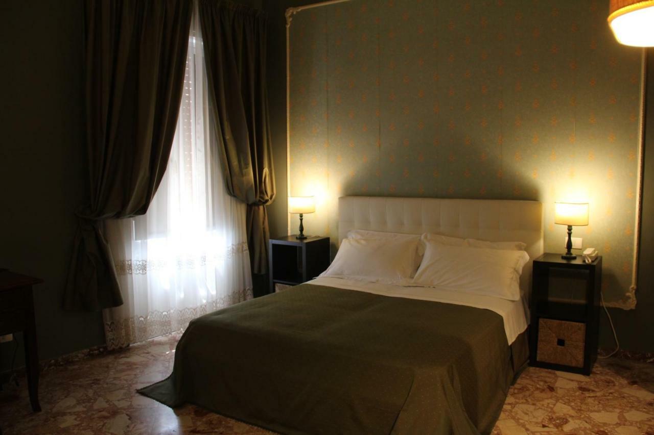 Neathon Rooms Noto Exterior photo