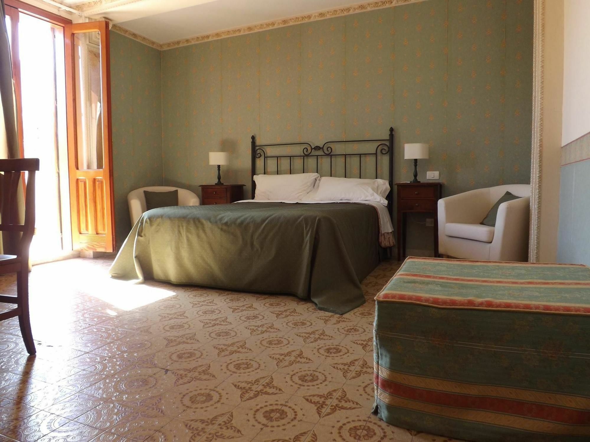 Neathon Rooms Noto Exterior photo